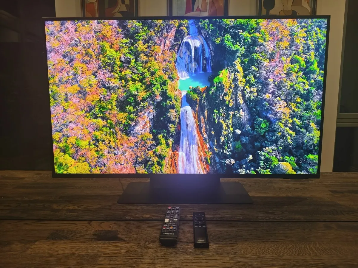 Samsung QN90A Neo QLED Mini LED 43" 4K Smart TV - Image 1