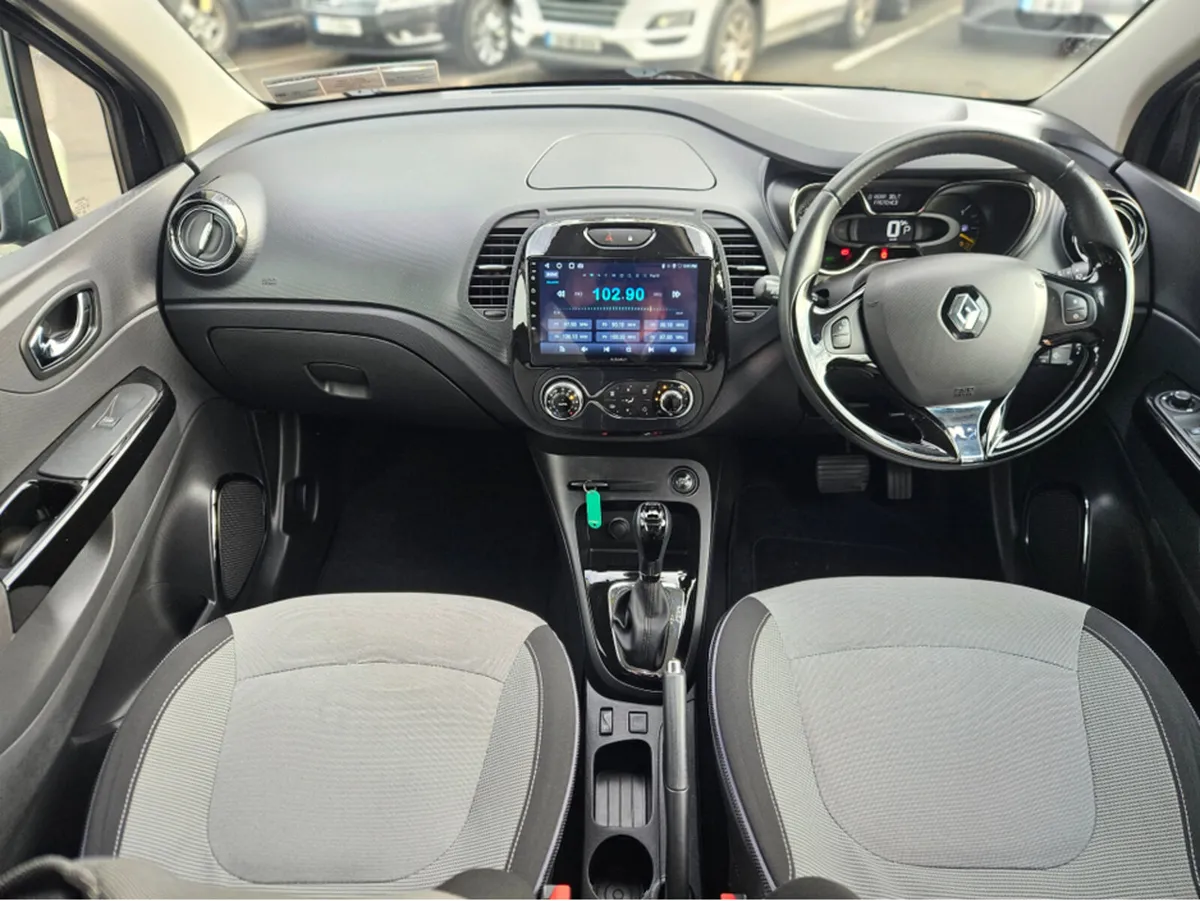 Renault Captur 1.2 AUTO - Image 2