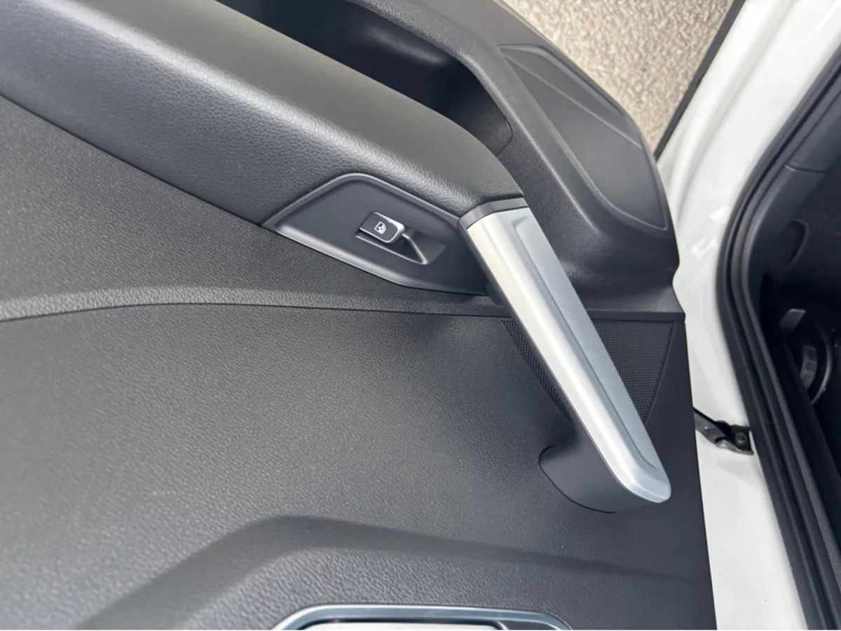 Audi Q2 1.0 TFSI  S/tronic AUTO - Image 3