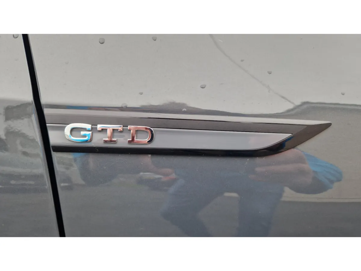 Volkswagen Golf GTD TDI 200 BHP  S-A DSG - Image 4