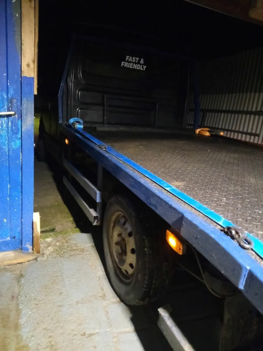 Recovery truck - Image 1