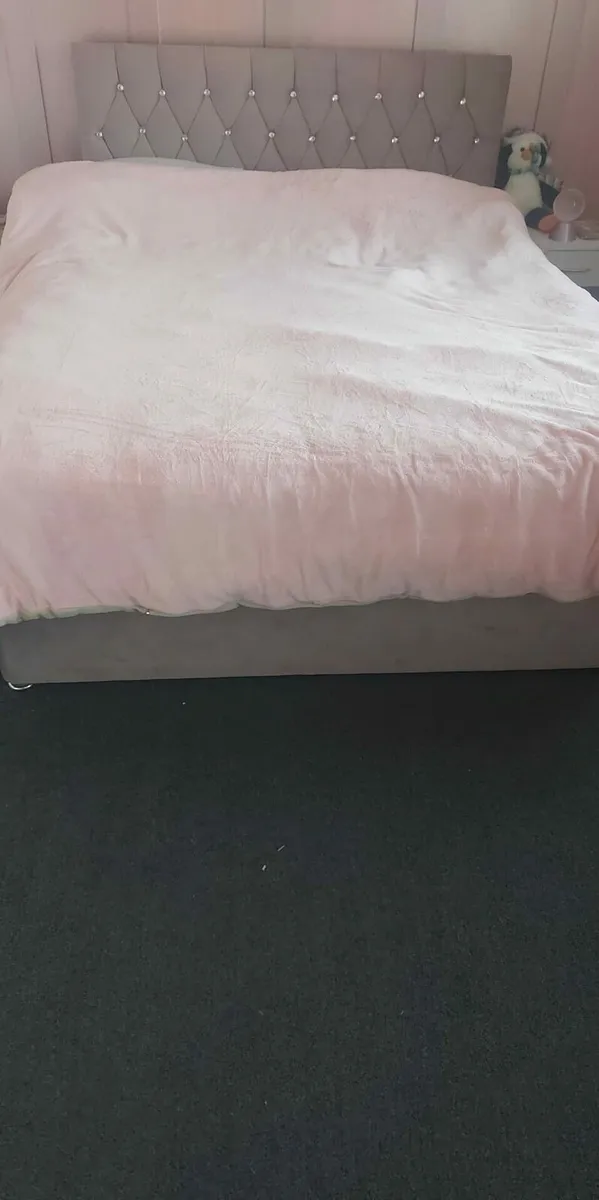 King size bed with mattress