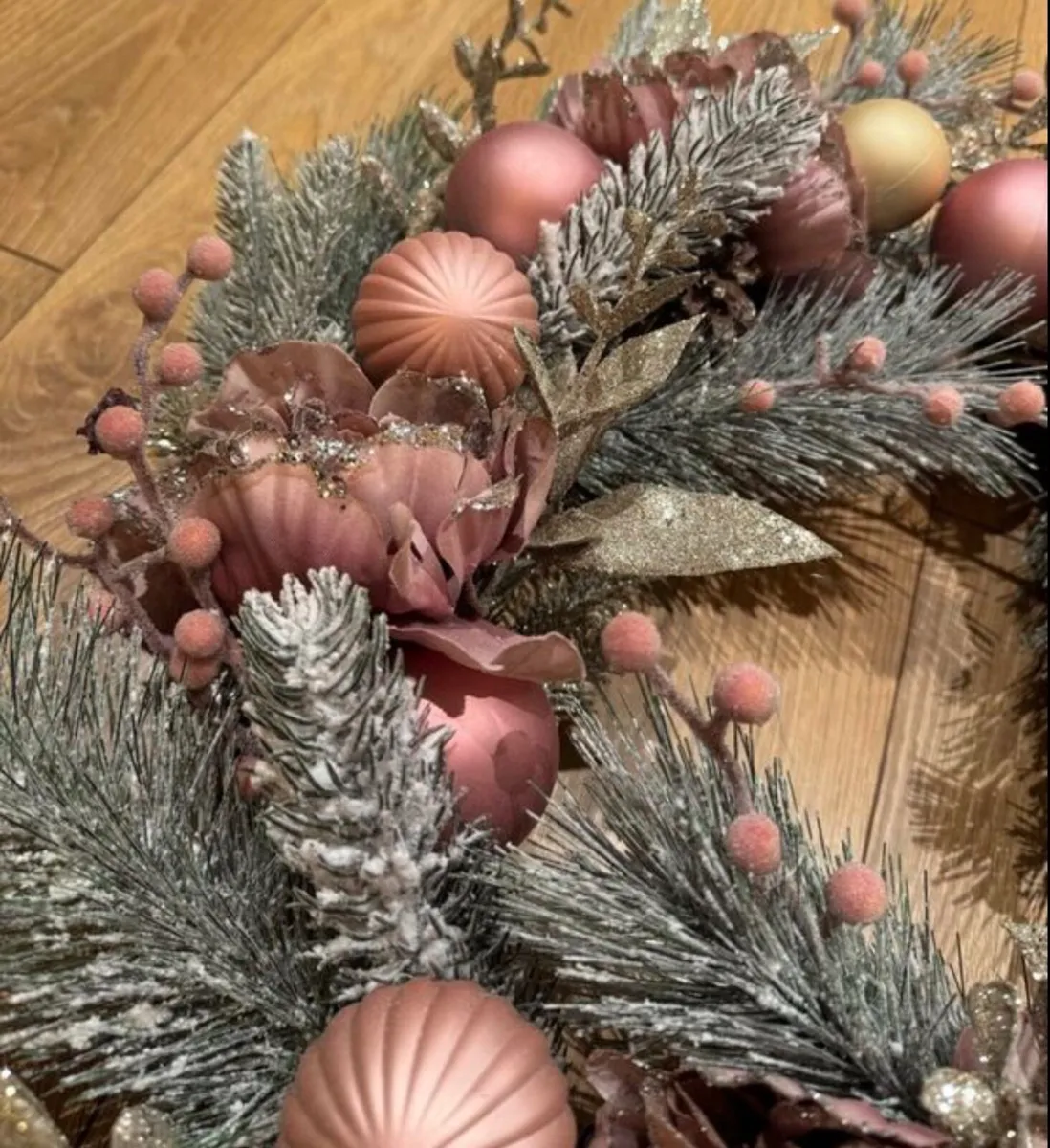 Large Christmas Wreath pink, gold, champagne - Image 4