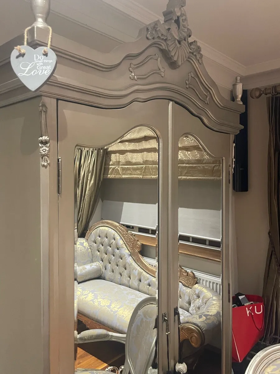 French style  2 door wardrobe in perfect condition - Image 3