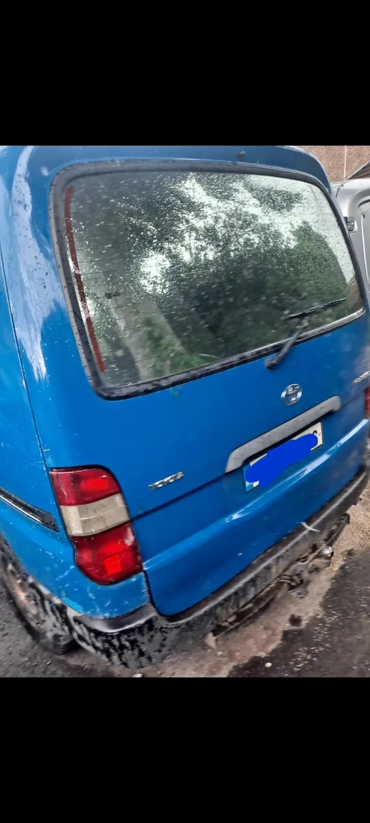 Toyota HiAce 2005 - Image 2