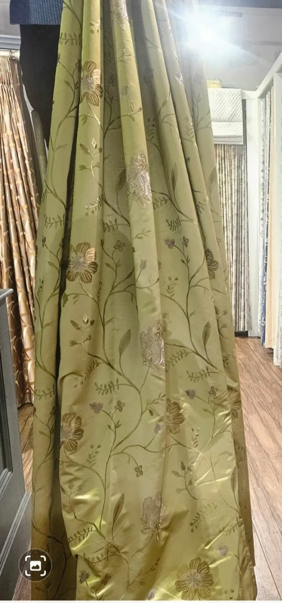 Curtains - Image 4
