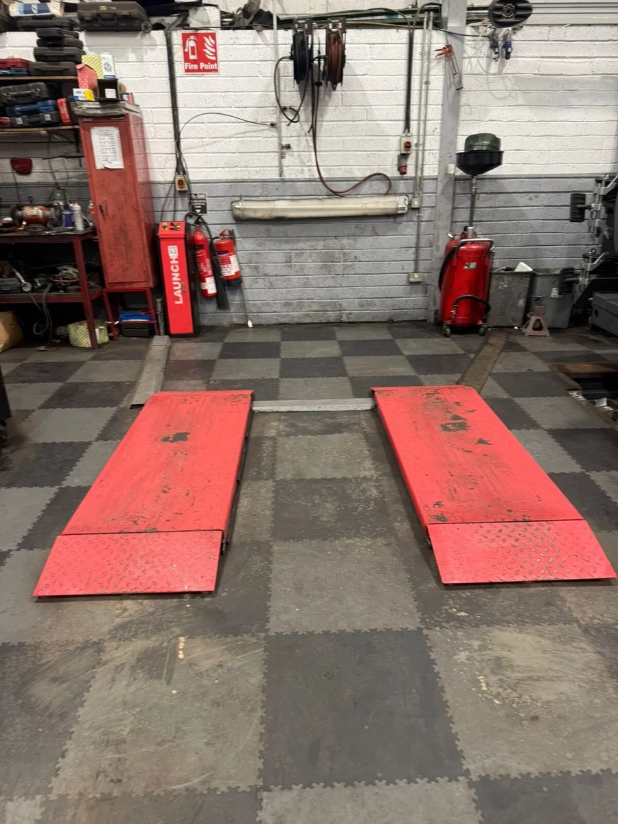 Garage scissor lift ramp - Image 1