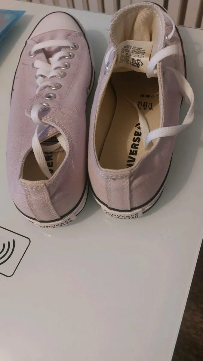 New Converse Low Tops - Image 3