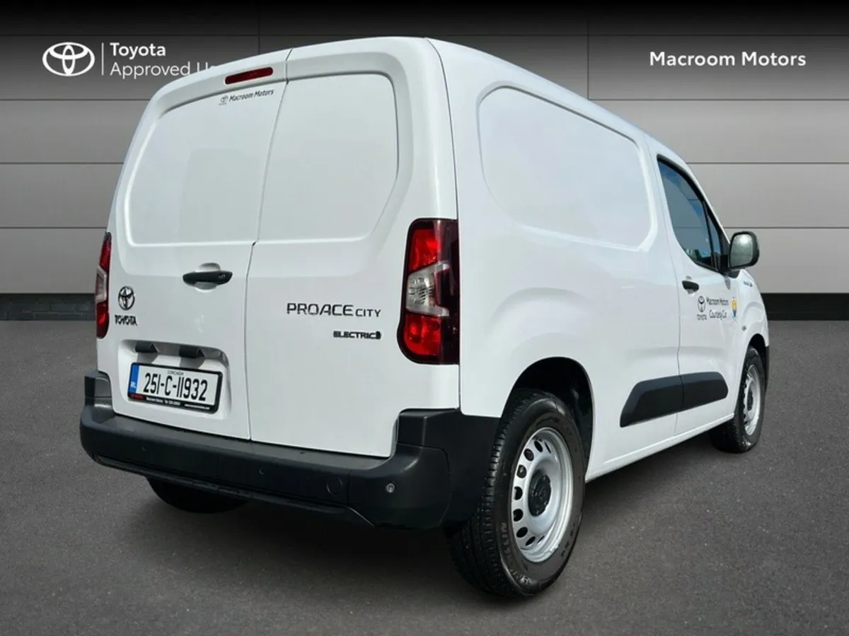 Toyota Proace City BLACK FRIDAY SALE! - Image 2