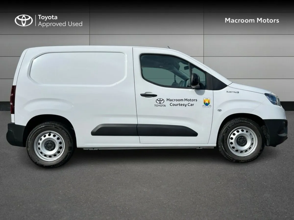 Toyota Proace City BLACK FRIDAY SALE! - Image 3