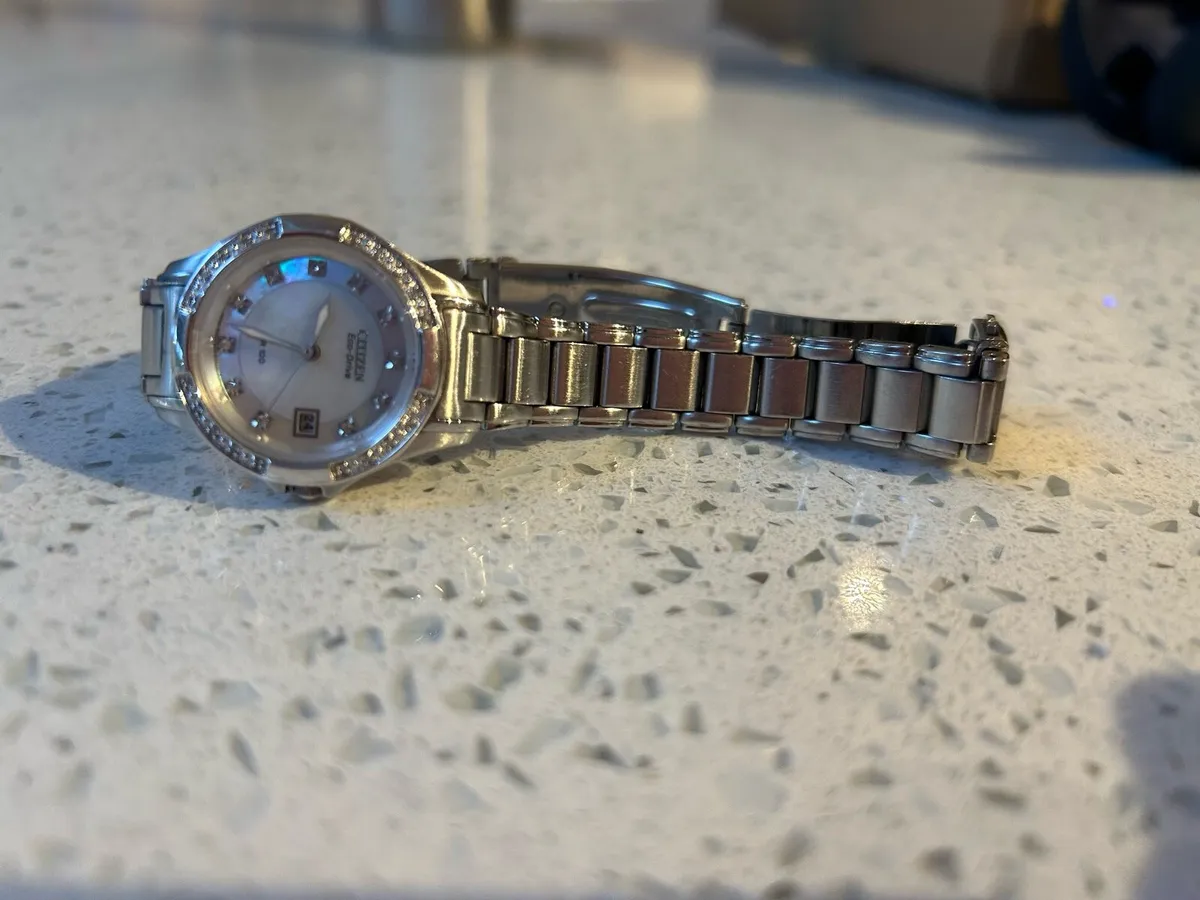 Citizen ladies watch with diamonds - Image 2