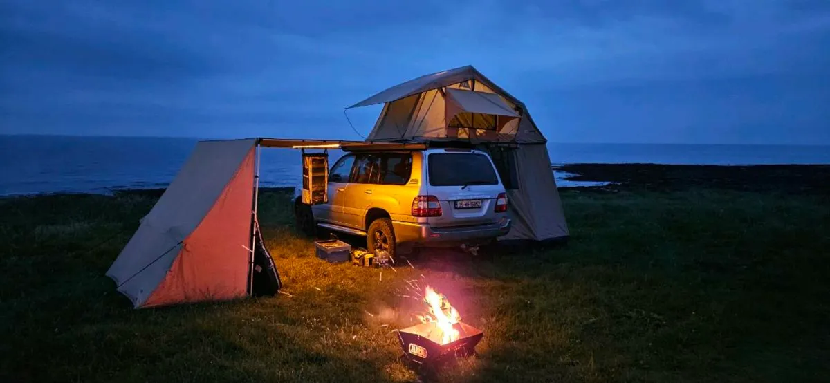 ARB ROOFTOP TENT AND DELUXE AWNING - Image 1