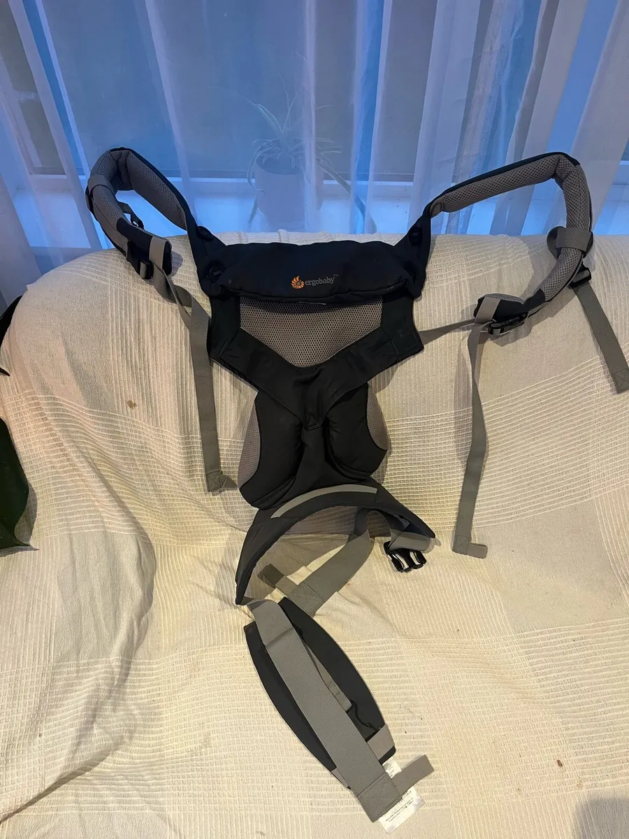 Ergobaby - baby carrier - Image 1