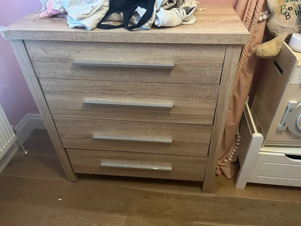 Chest of drawers - Image 1