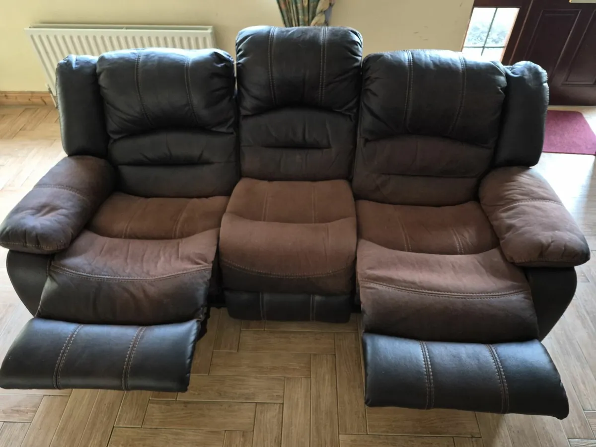 Very comfortable 3-piece couch and armchair - Image 1