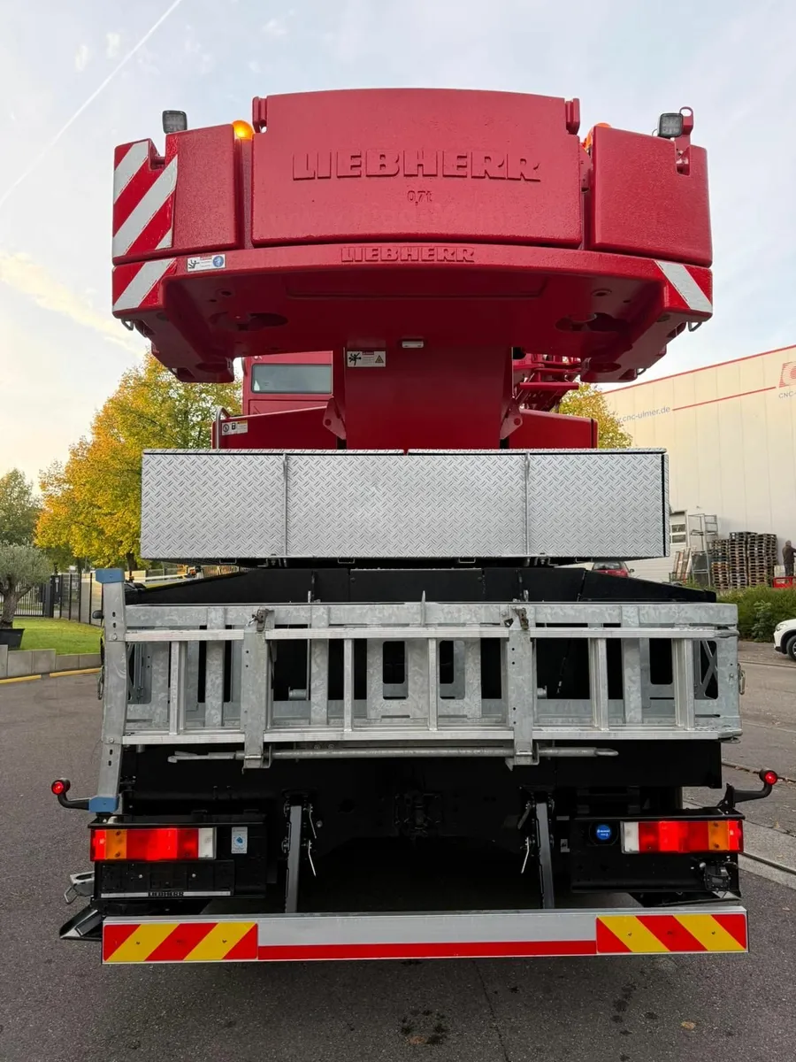 Liebherr LTM 1070-4.2 Mobile Crane - Image 2