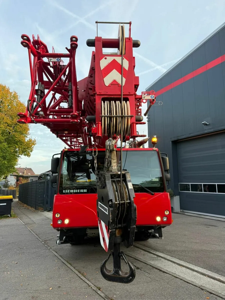 Liebherr LTM 1070-4.2 Mobile Crane - Image 3