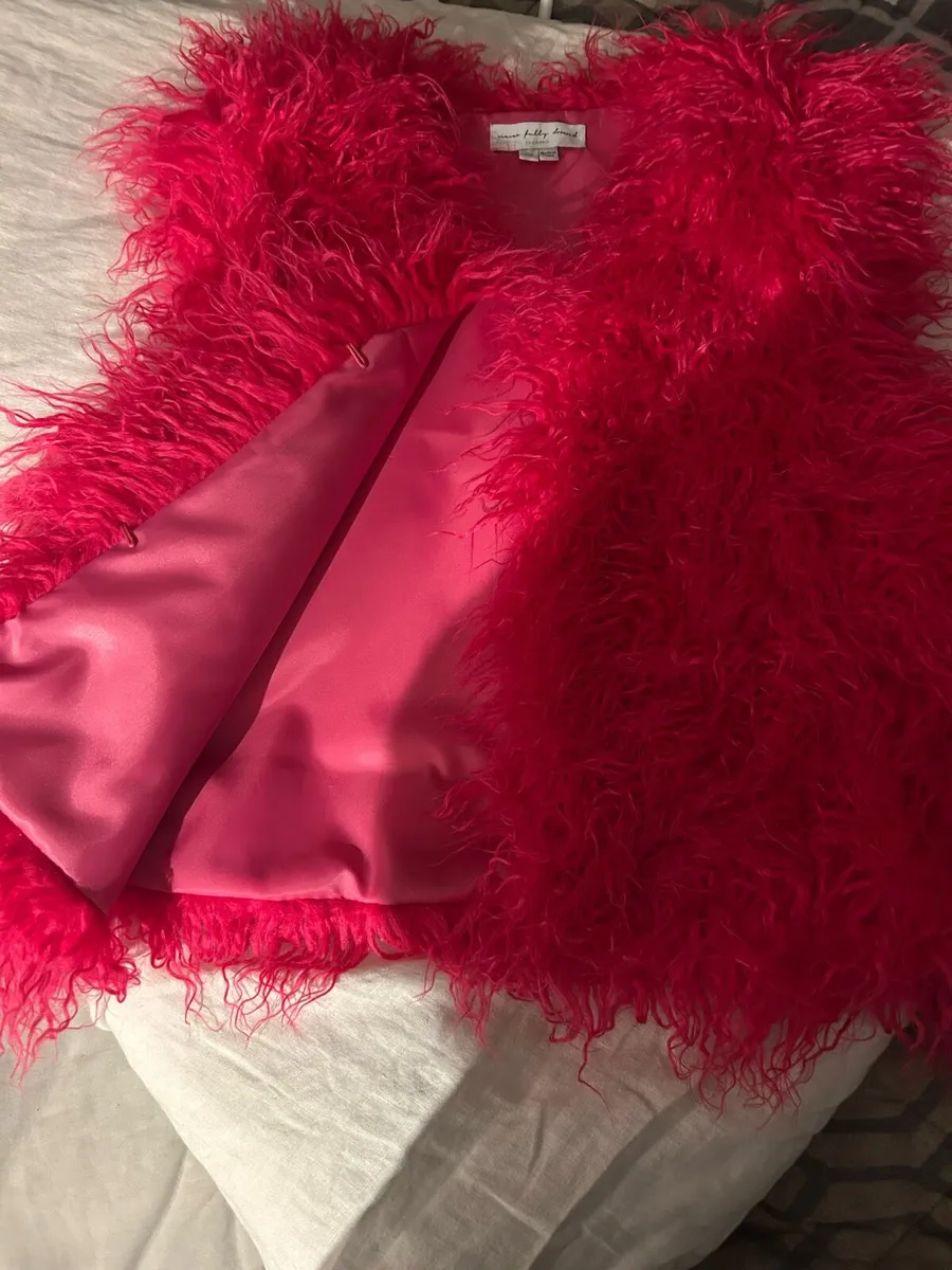 Never Fully Dressed Pink Gilet - Image 2