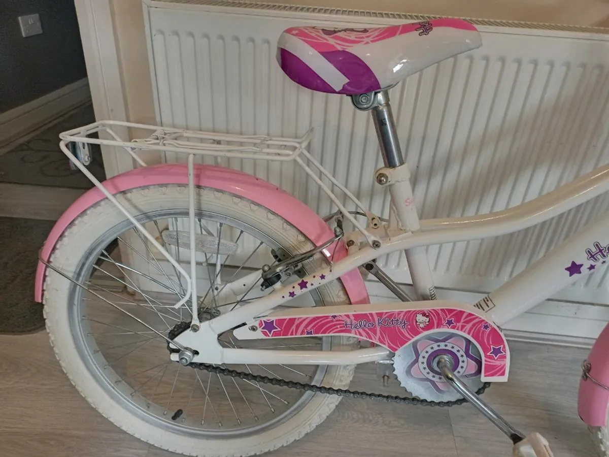 Hello kitty kids bike size 20 inch wheels - Image 3