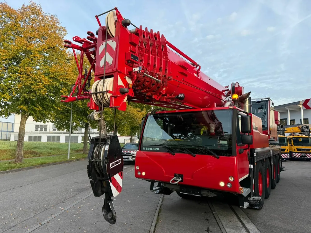 Liebherr LTM 1070-4.2 Mobile Crane - Image 4