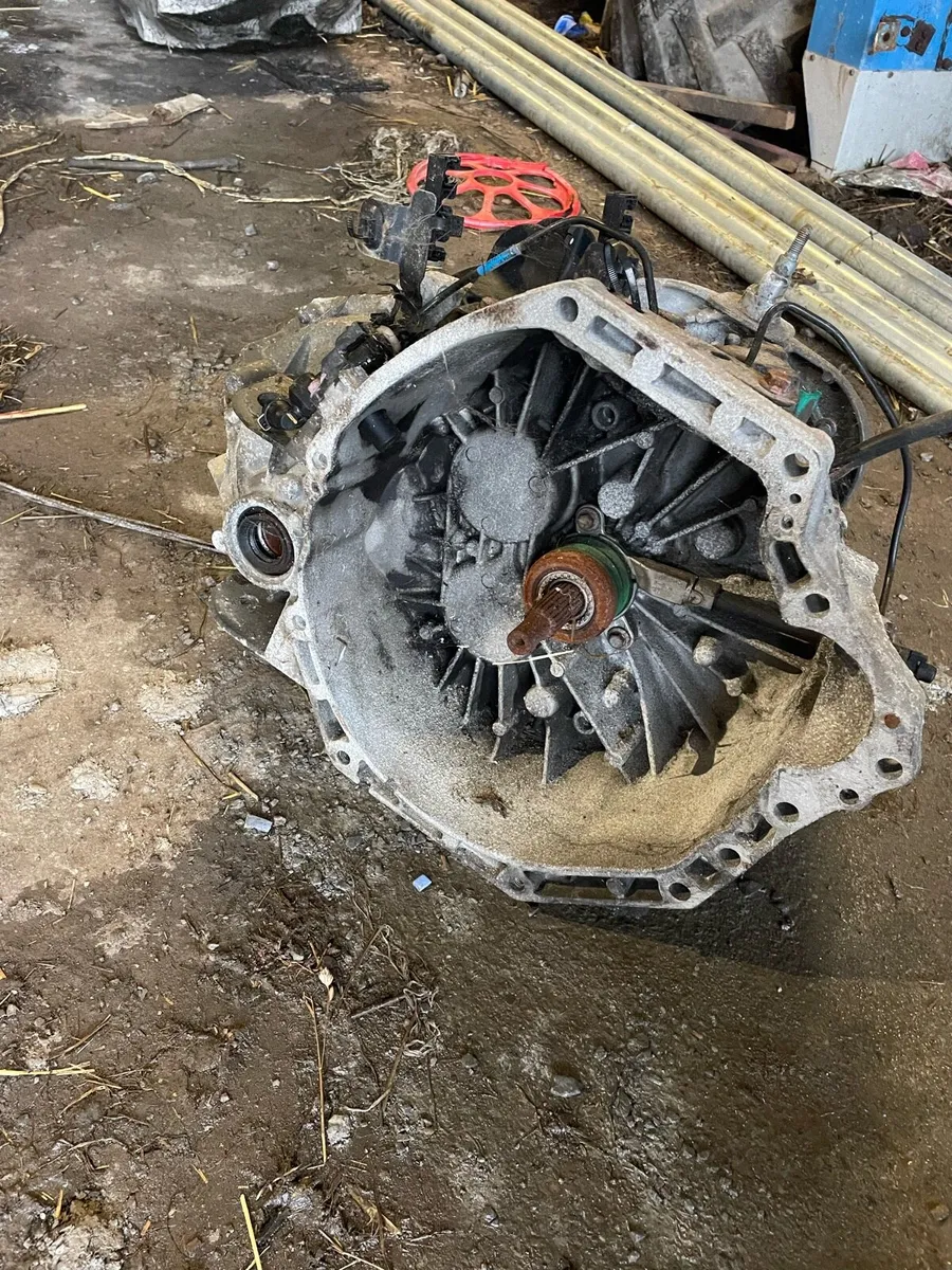 Renault trafic 161 x82 6 speed gearbox - Image 1