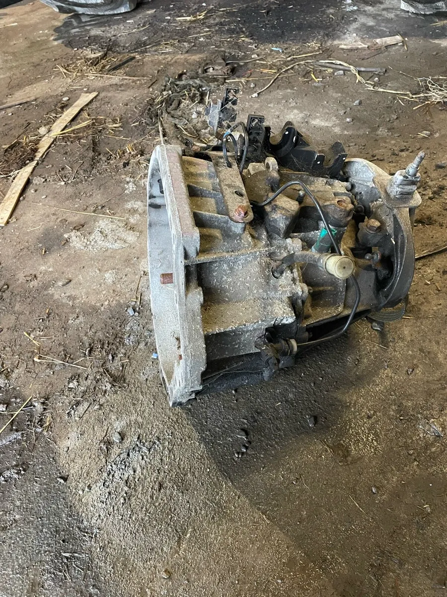 Renault trafic 161 x82 6 speed gearbox - Image 2