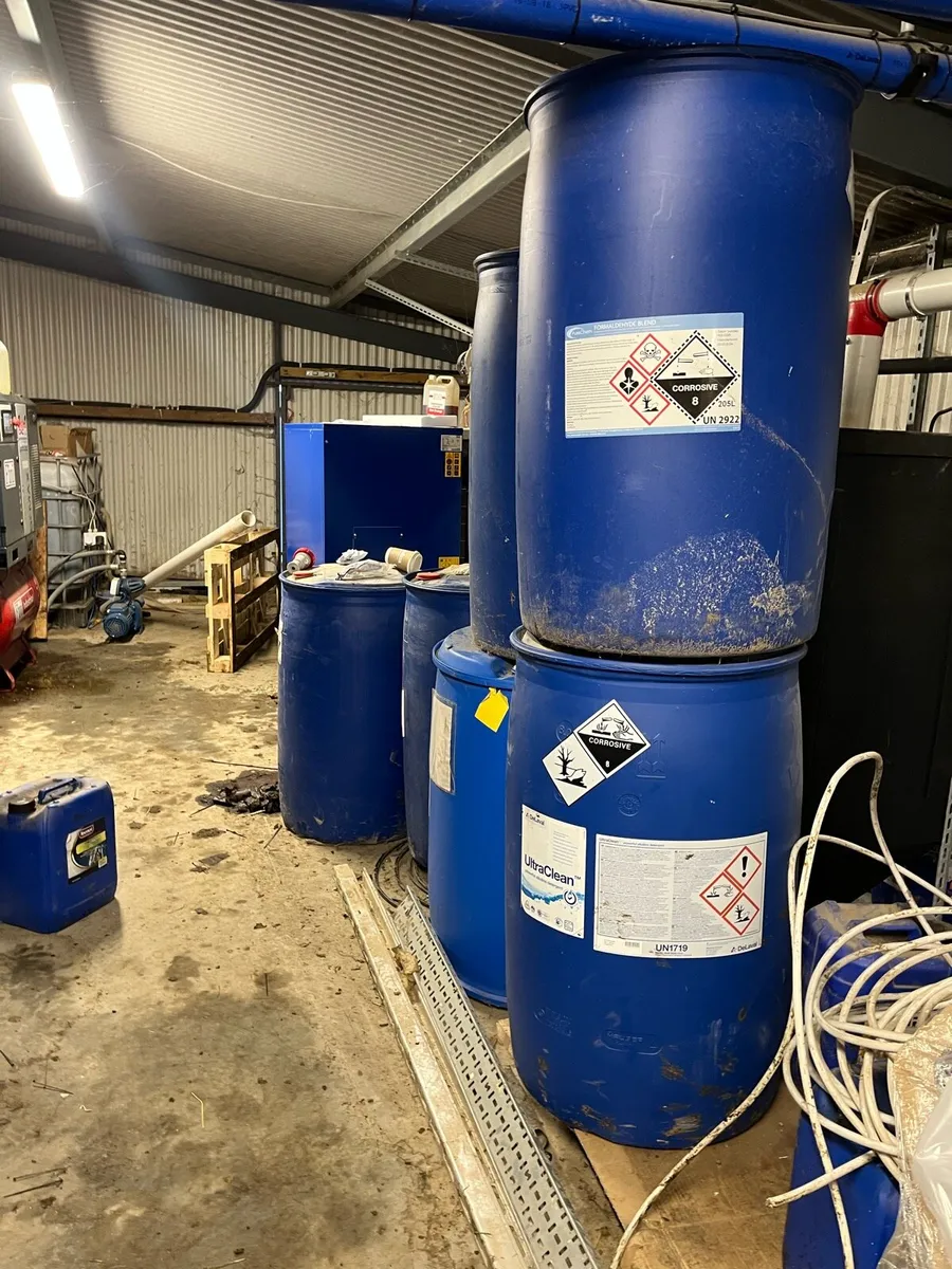 Blue plastic barrel - 200L - IBC tanks - 1000 - Image 1