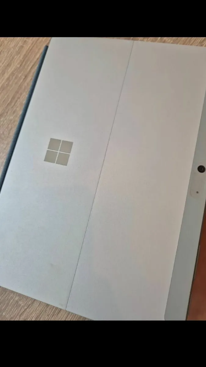 Microsoft Surface Go - Image 1