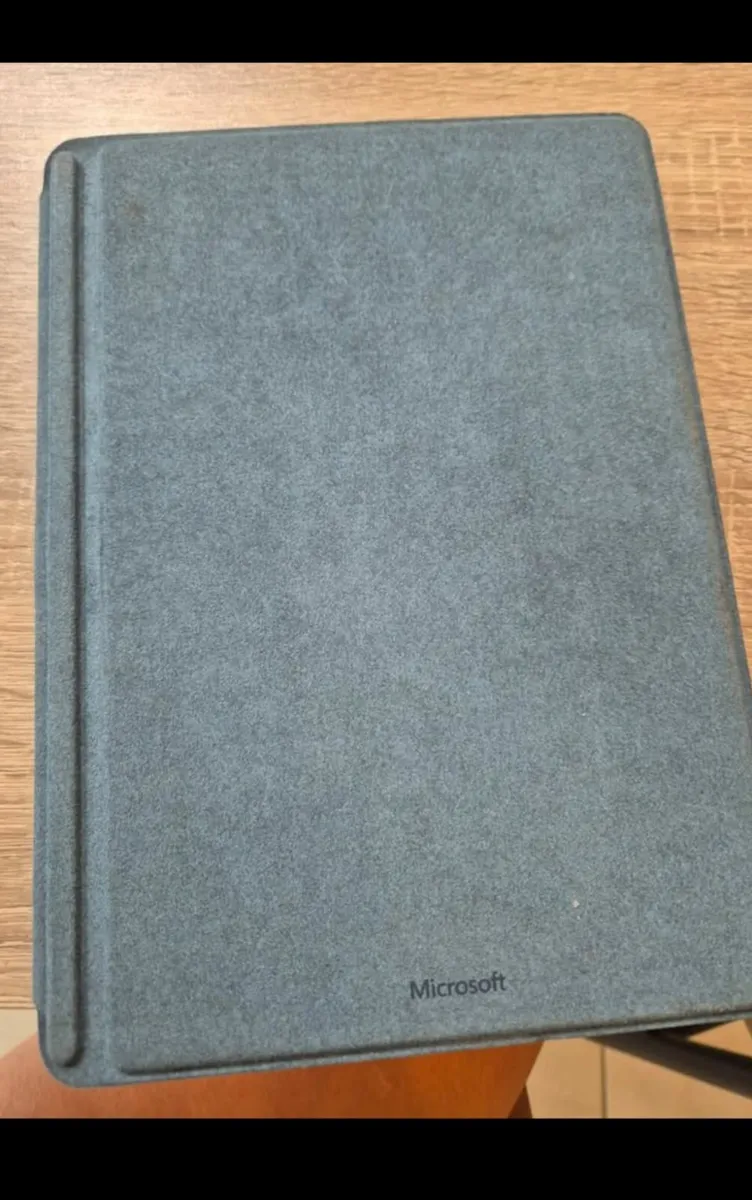 Microsoft Surface Go - Image 2