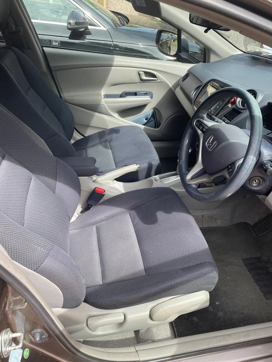 2010 Honda Insight - Image 2