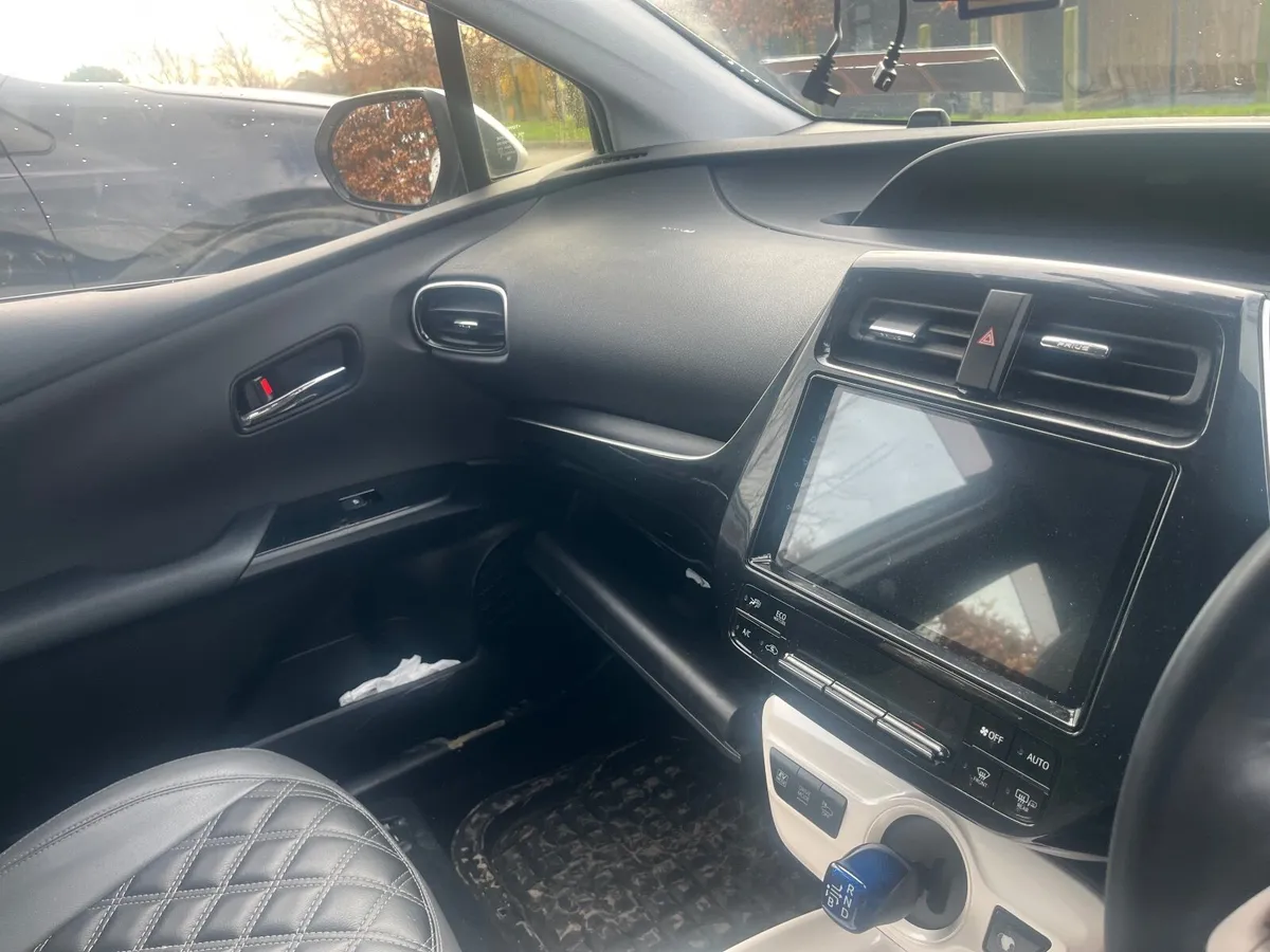 Toyota prios 171 auto - Image 4