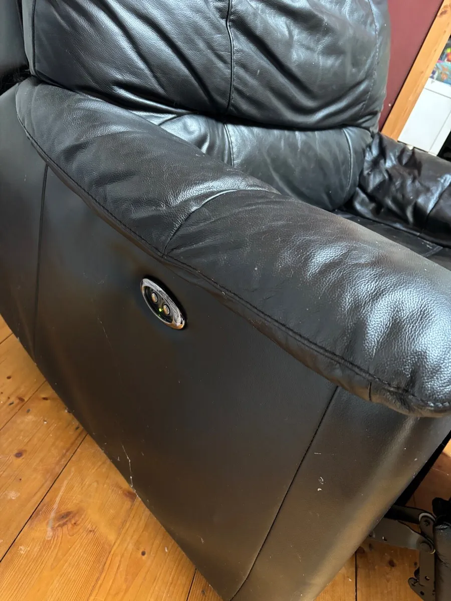 Recliner chair black leather for free to take away - Image 2