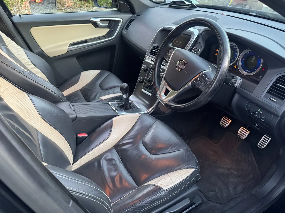 2012 Volvo XC60 2.0 Diesel R-Design - Image 4