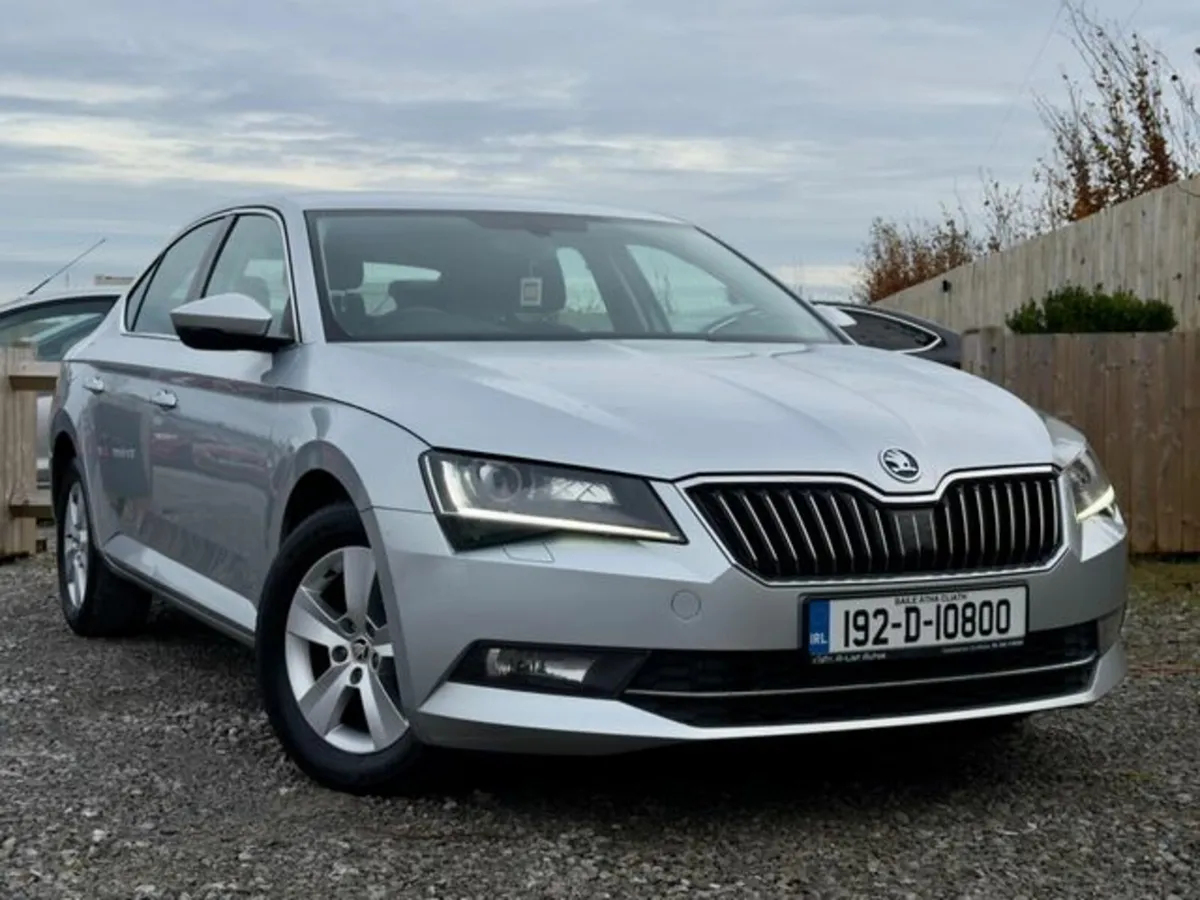 Skoda Superb AMB 2.0tdi 150HP 4DR - Image 3