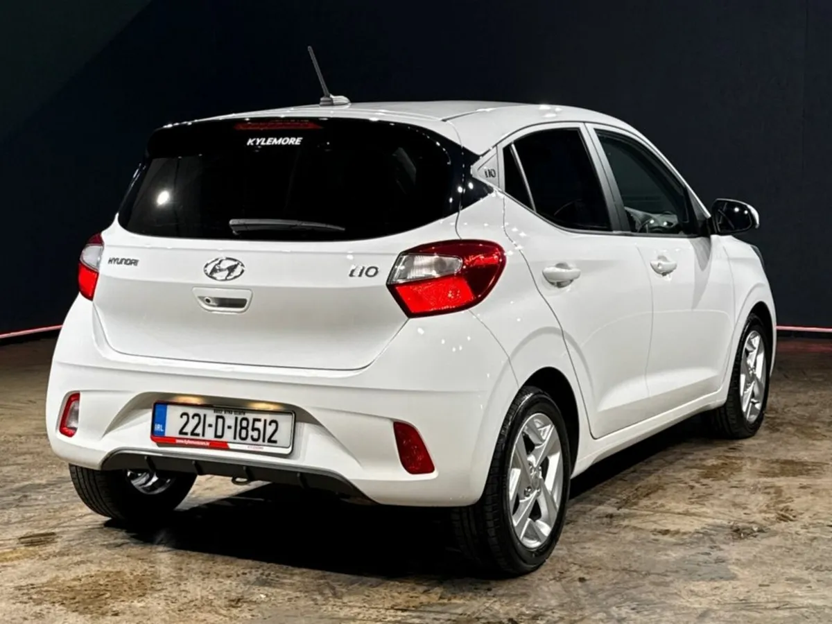 Hyundai i10 1.0 MANUAL - ALLOY WHEELS - CRUISE CON - Image 4