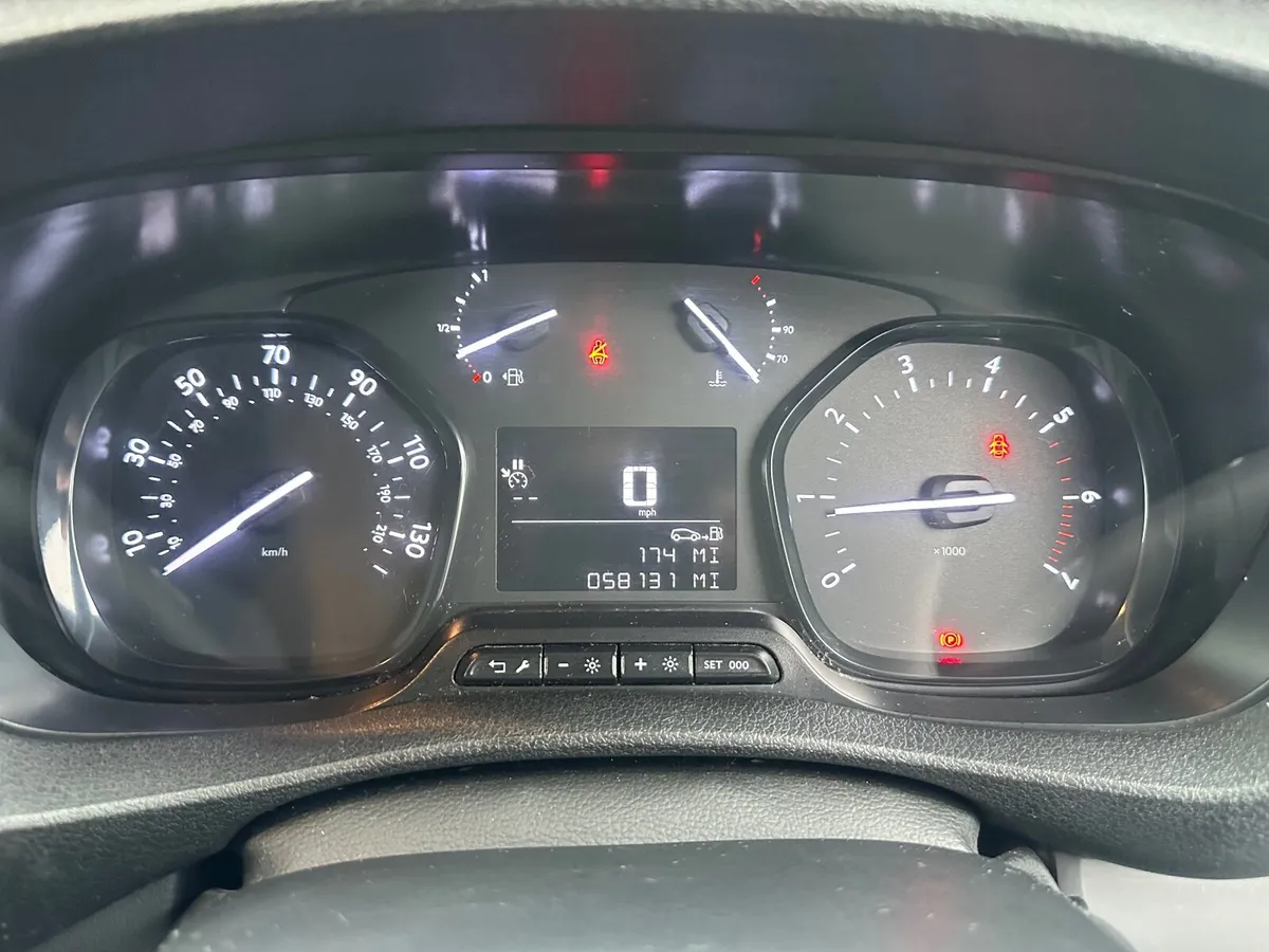 Peugeot Expert 2022 - Image 2