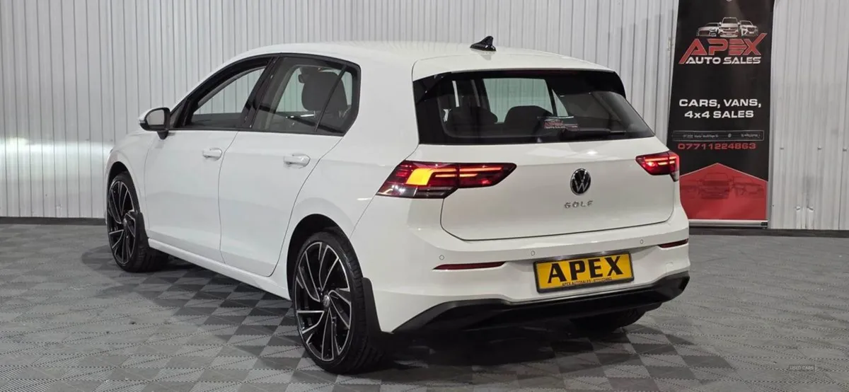 Volkswagen Golf Hatchback - Image 3