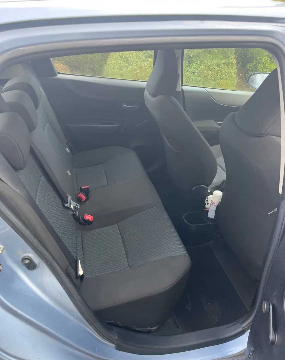 Toyota Yaris 2012 - Image 4