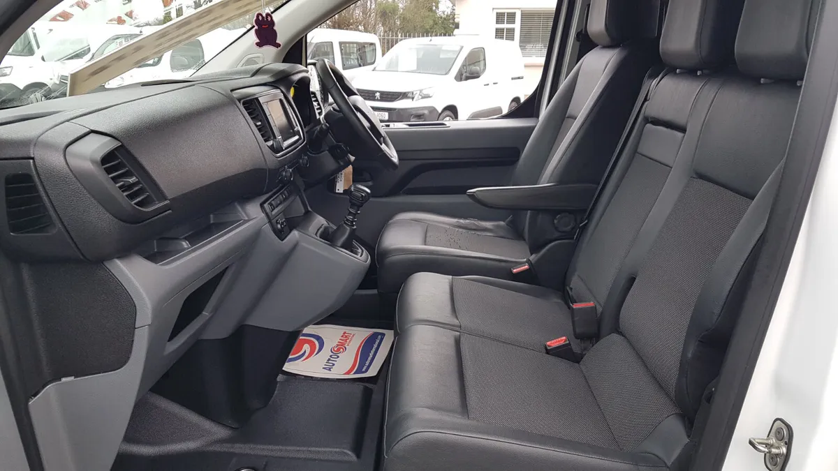 Citroen Dispatch 212D LWB AS NEW VAT INVOICE - Image 4