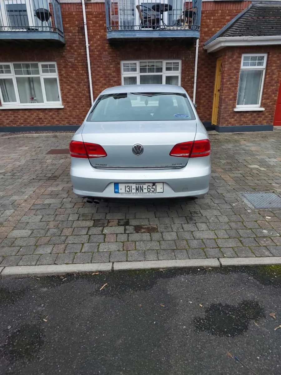 Volkswagen Passat 2013 - Image 2