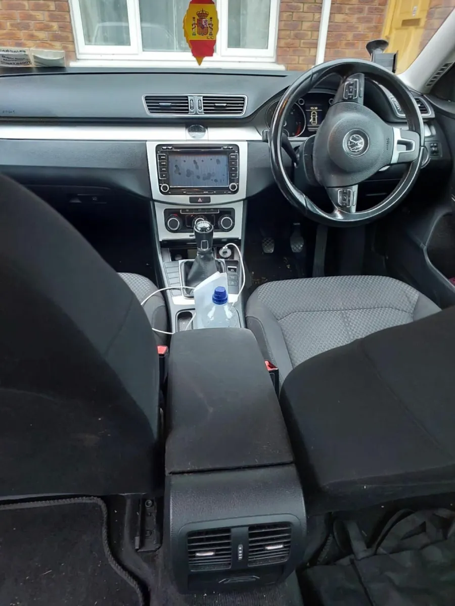 Volkswagen Passat 2013 - Image 3