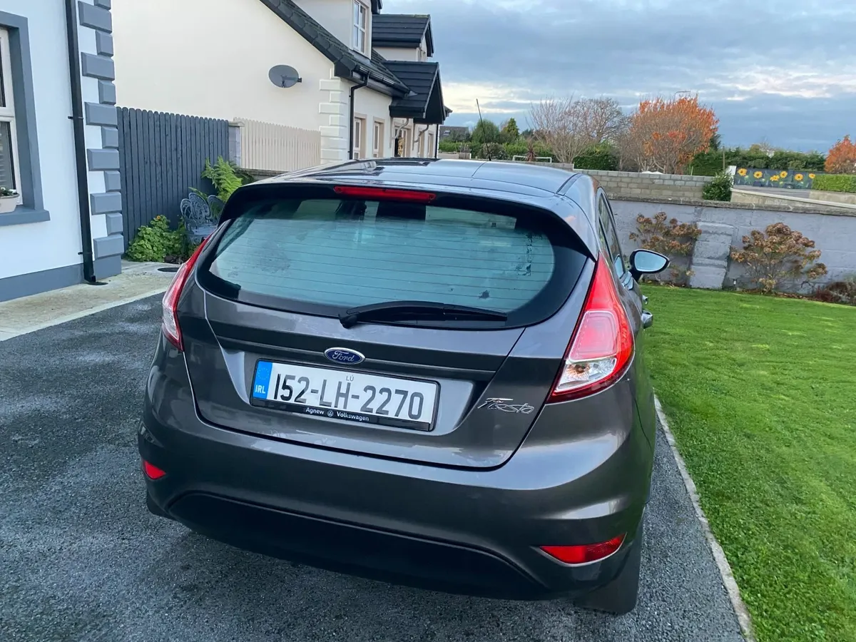 Ford Fiesta 2015 - Image 2