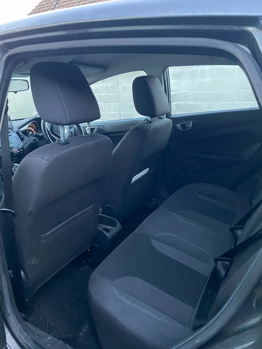 Ford Fiesta 2015 - Image 4