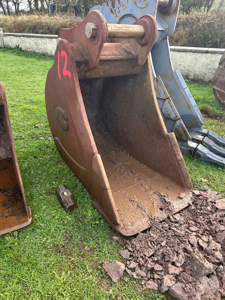 Strickland 2ft gummy bucket 65mm pins - Image 1