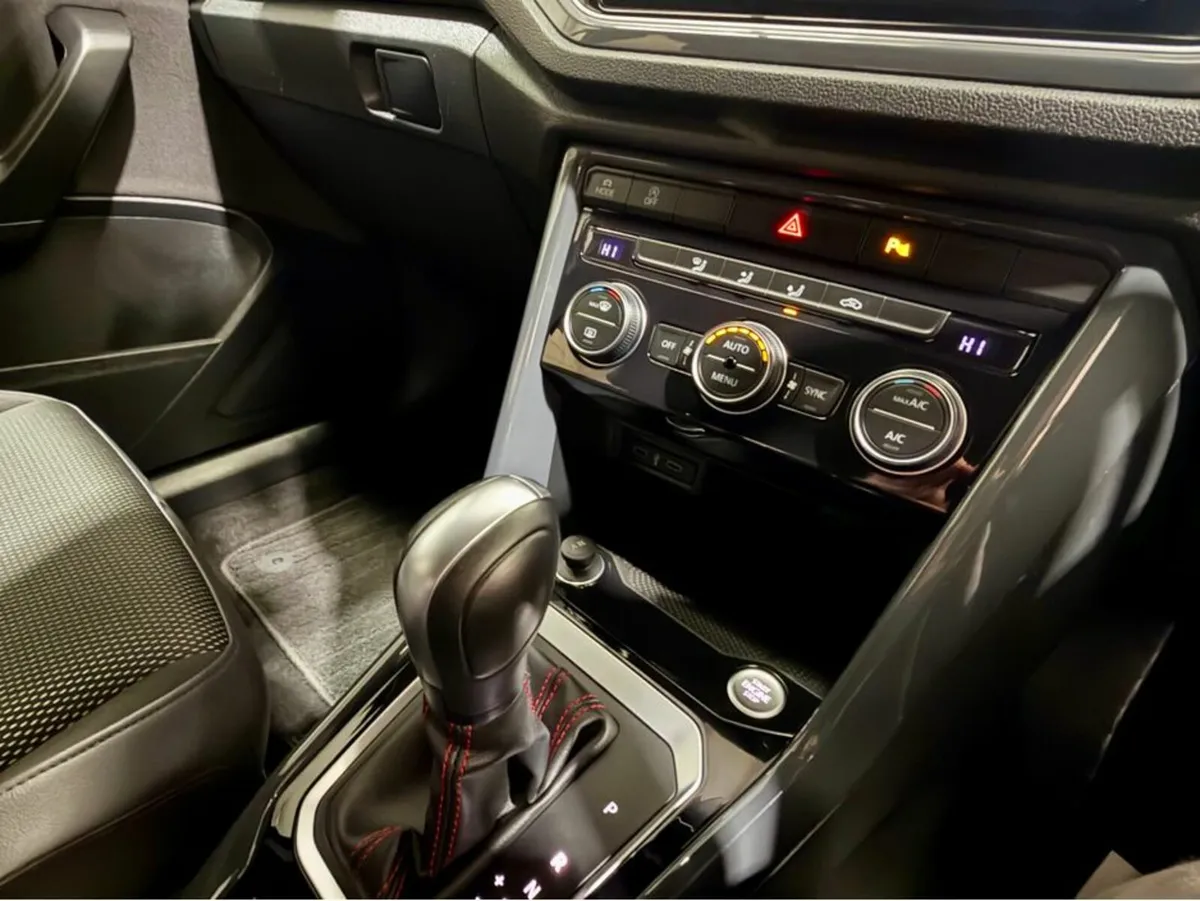 Volkswagen T-Roc 2.0 TDI SPORT - Image 4