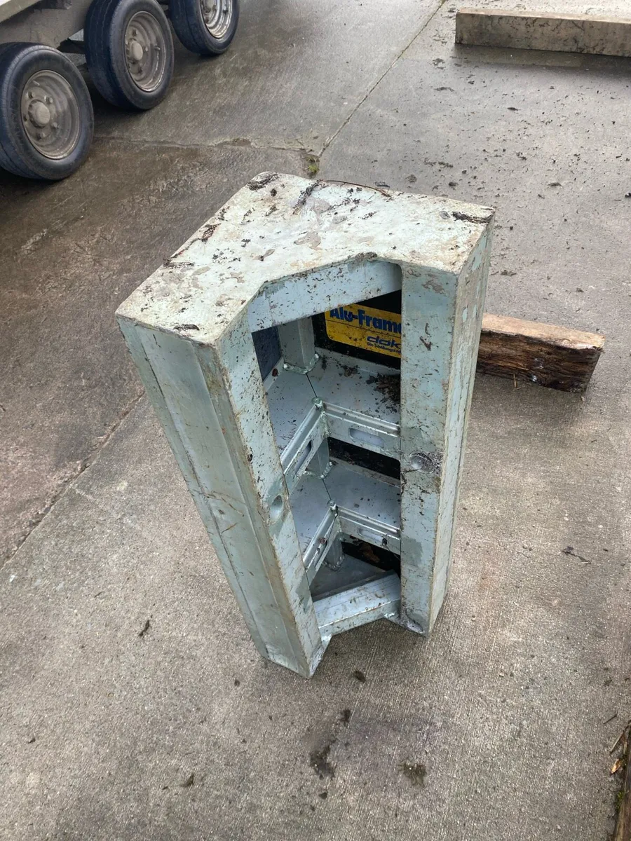 Doka Corner Shutters - Image 1