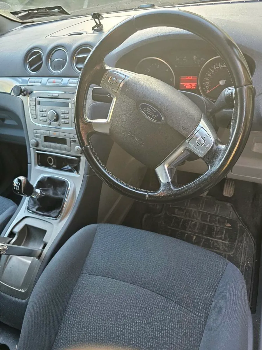 Ford Galaxy - Image 3