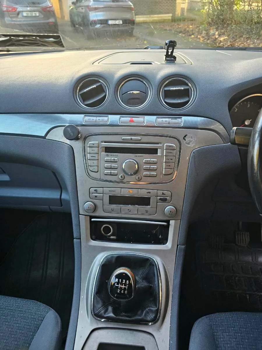 Ford Galaxy - Image 4