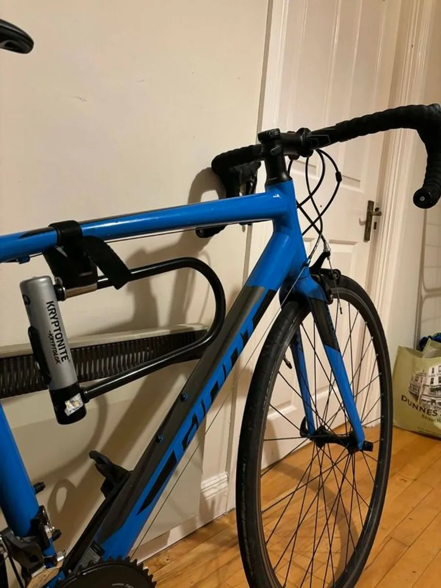 Giant Contend Road Bike - Image 3