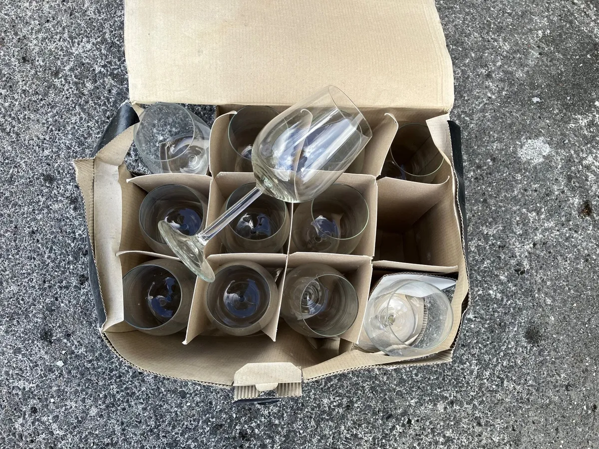 Set of 12 Wine Glasses - €6 - Image 4